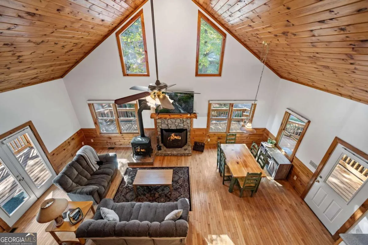 1655 Mangums Trail
