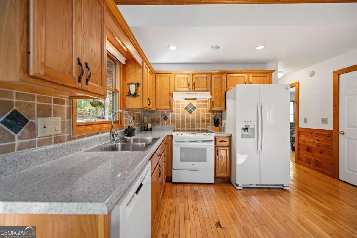 1655 Mangums Trail