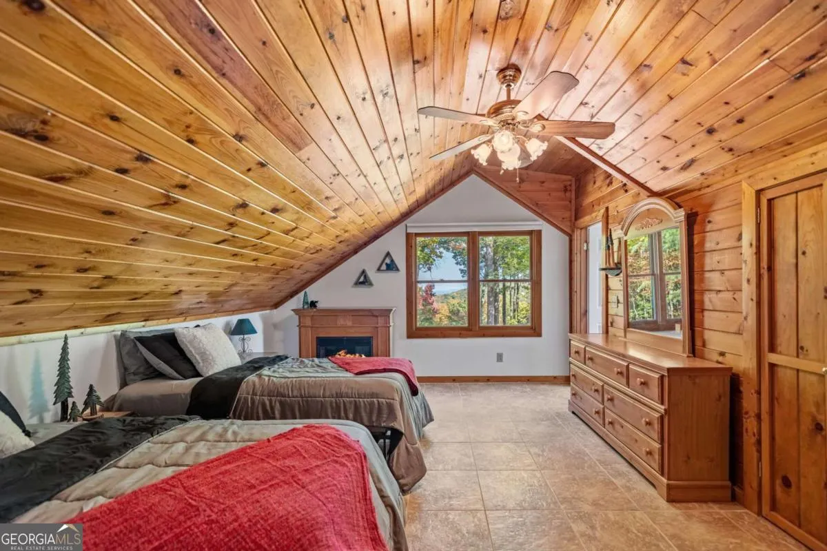 1655 Mangums Trail