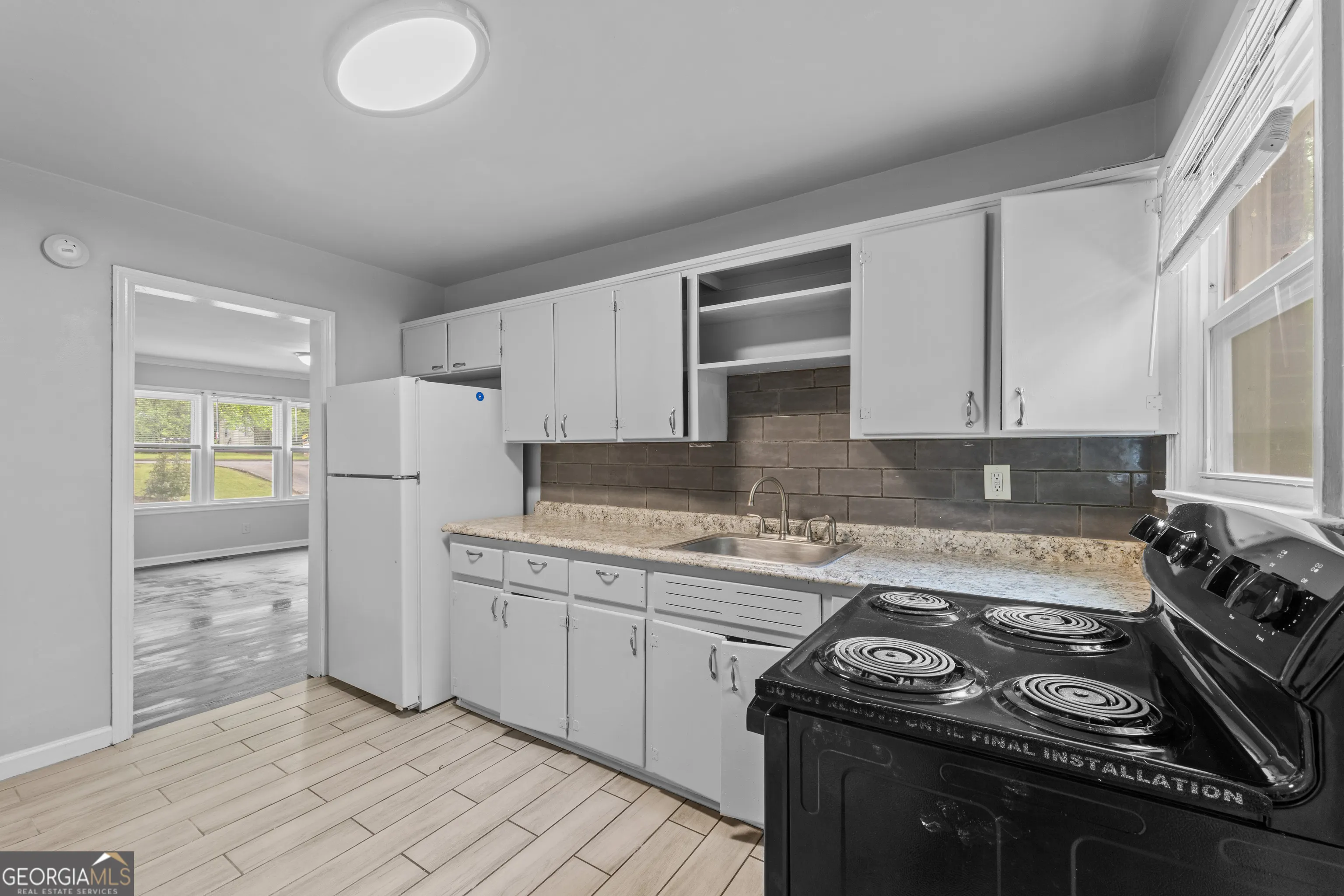1 147 Burnside Street, #1