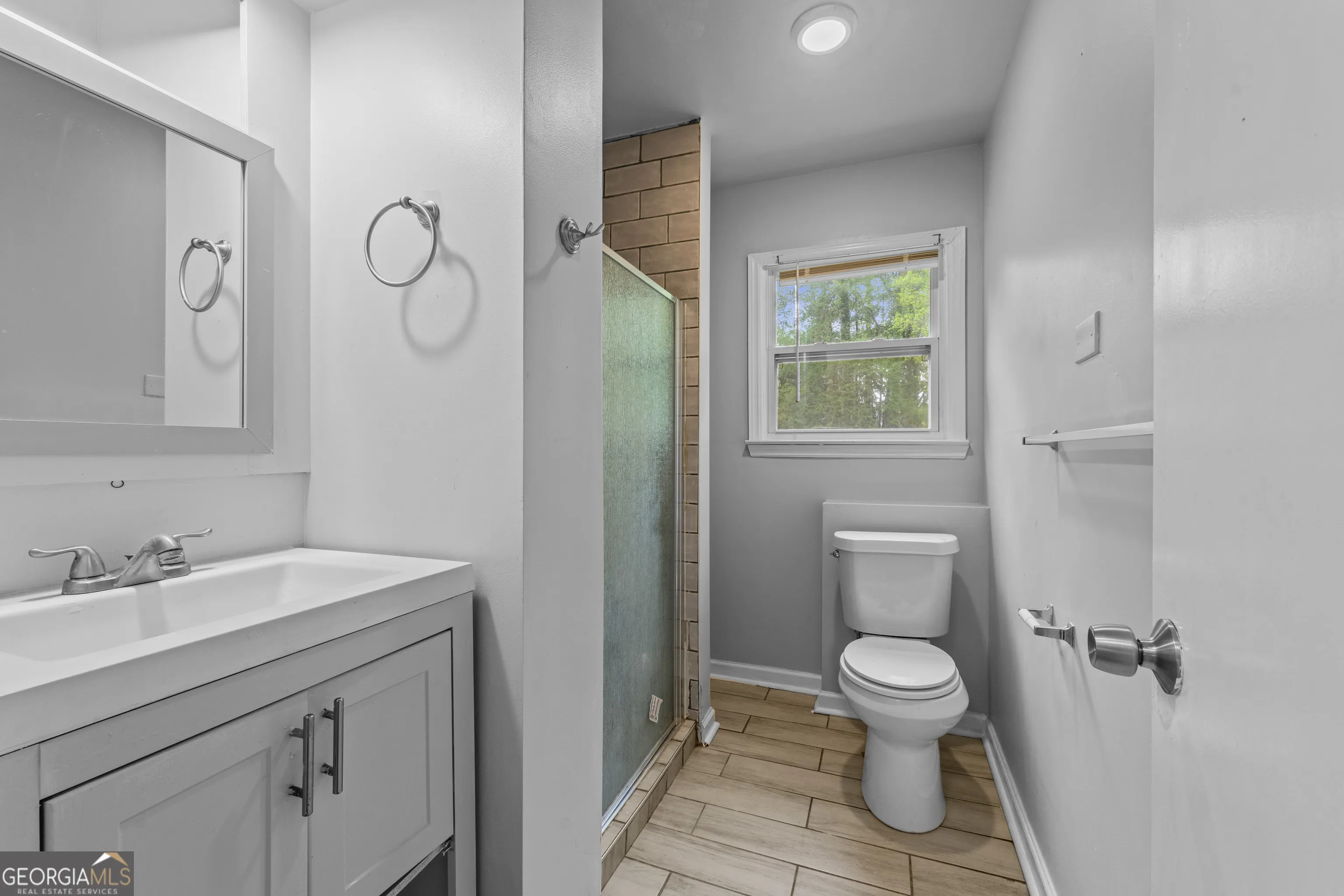1 147 Burnside Street, #1