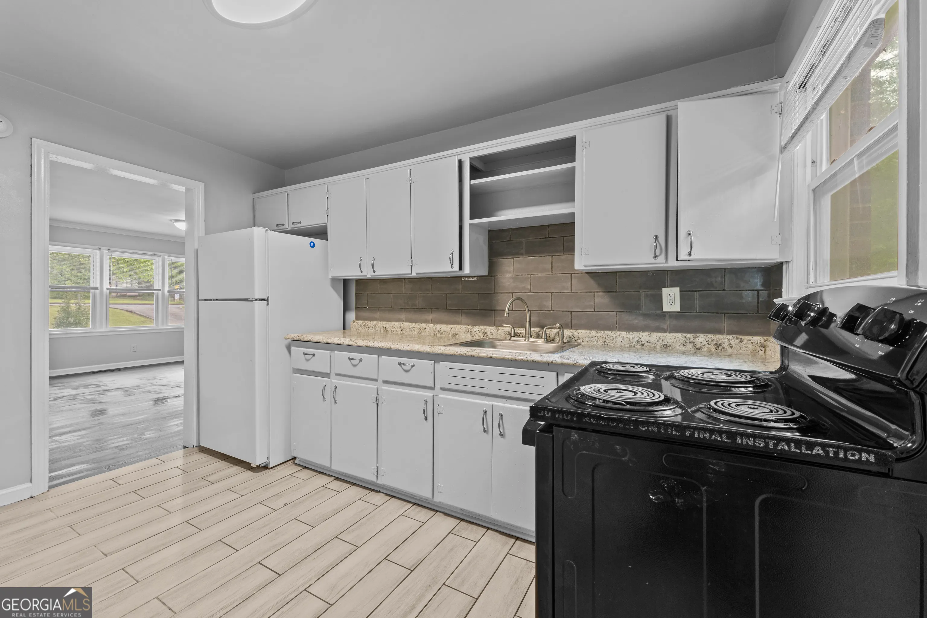 1 147 Burnside Street, #1