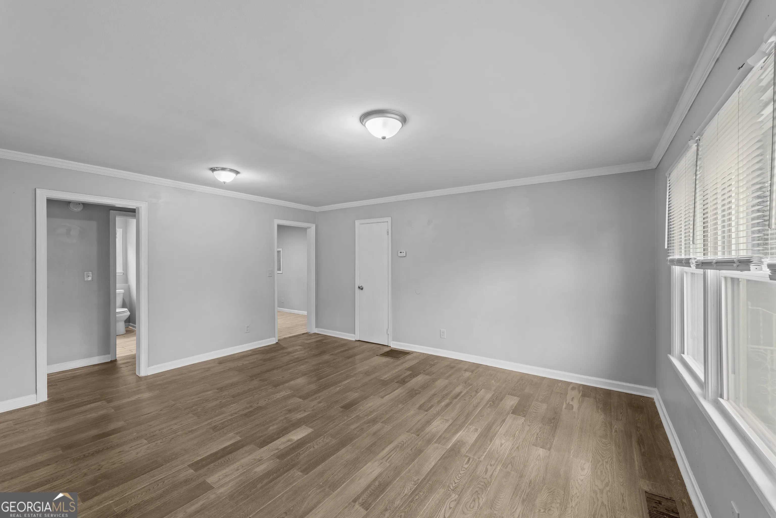 1 147 Burnside Street, #1