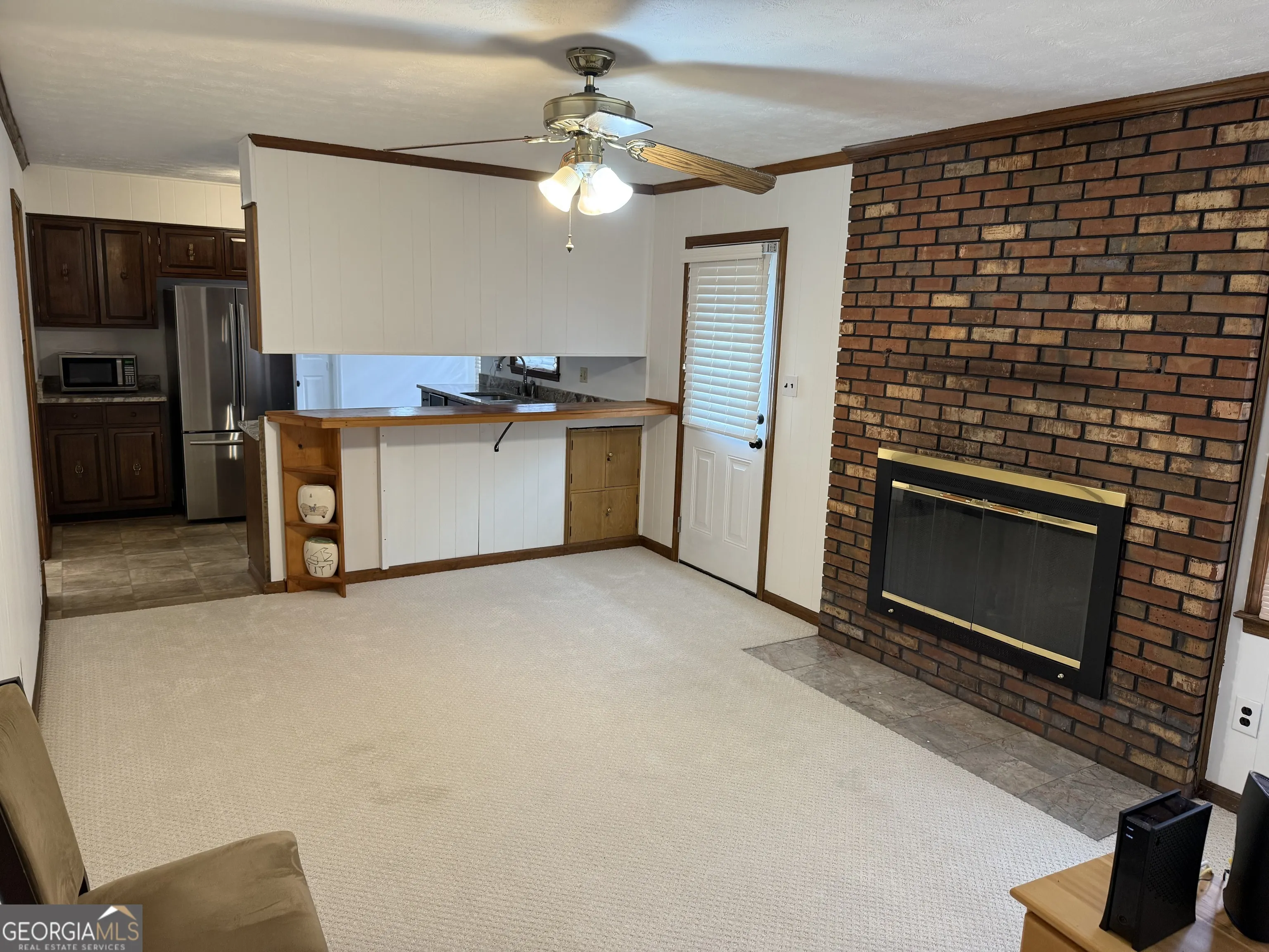 345 E Richard Way