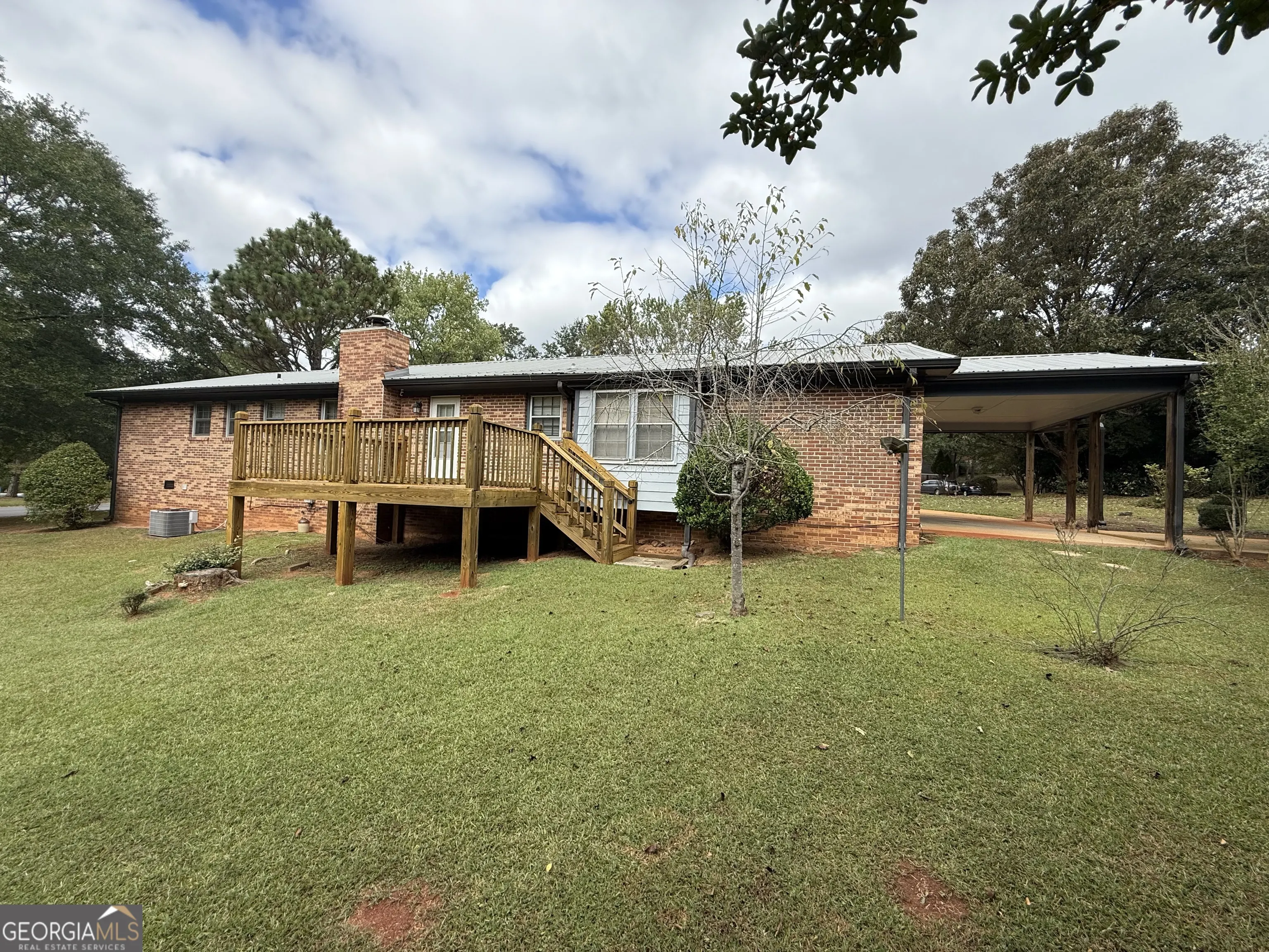 345 E Richard Way