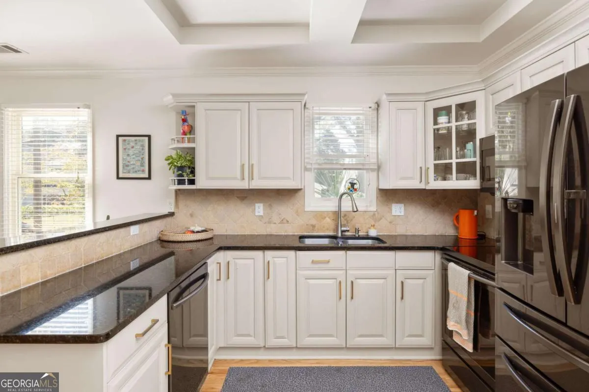 215 Sisson Avenue NE