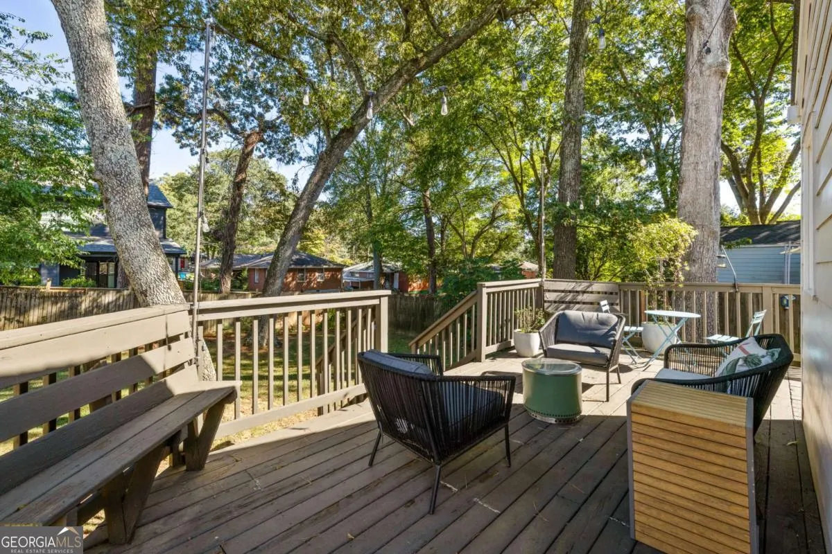 215 Sisson Avenue NE