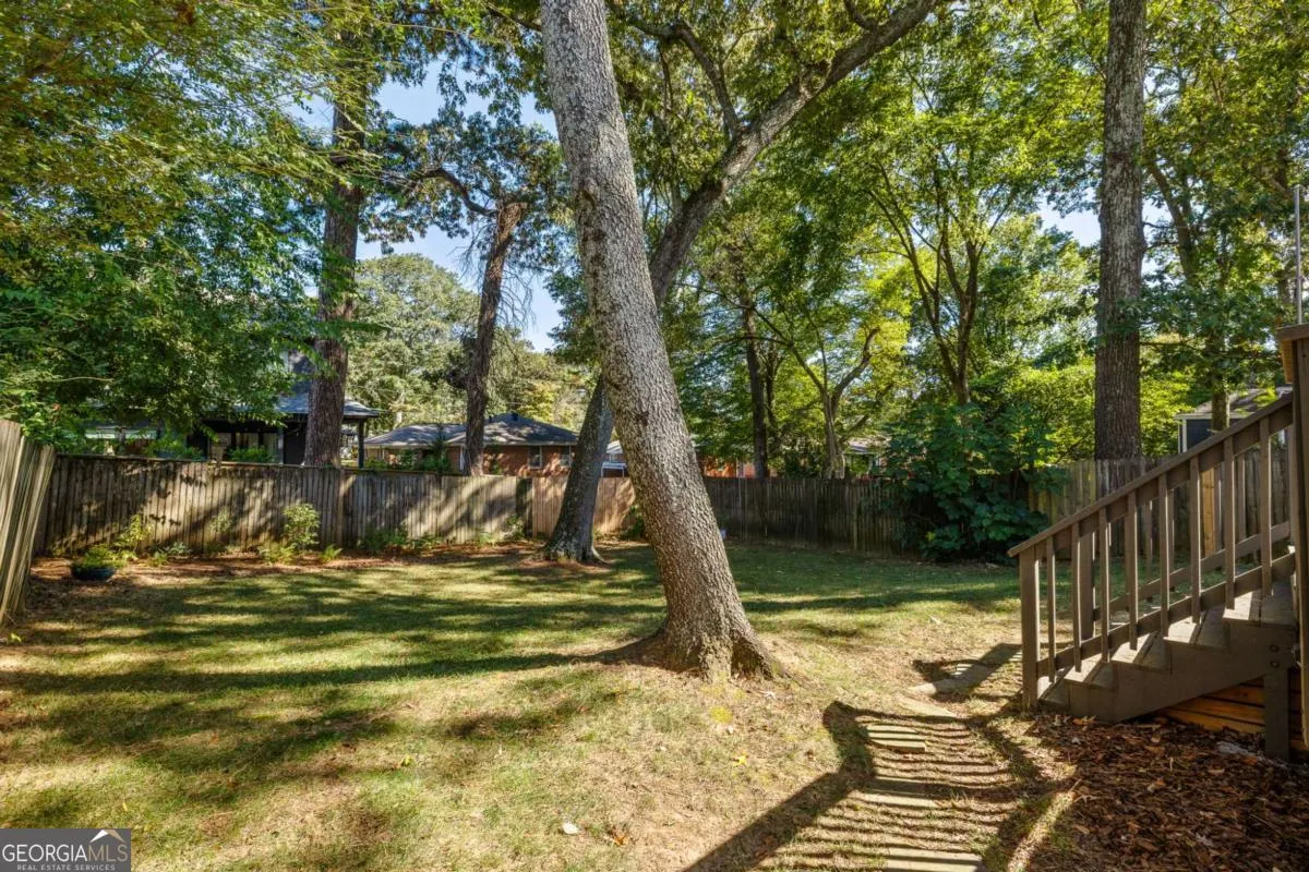 215 Sisson Avenue NE