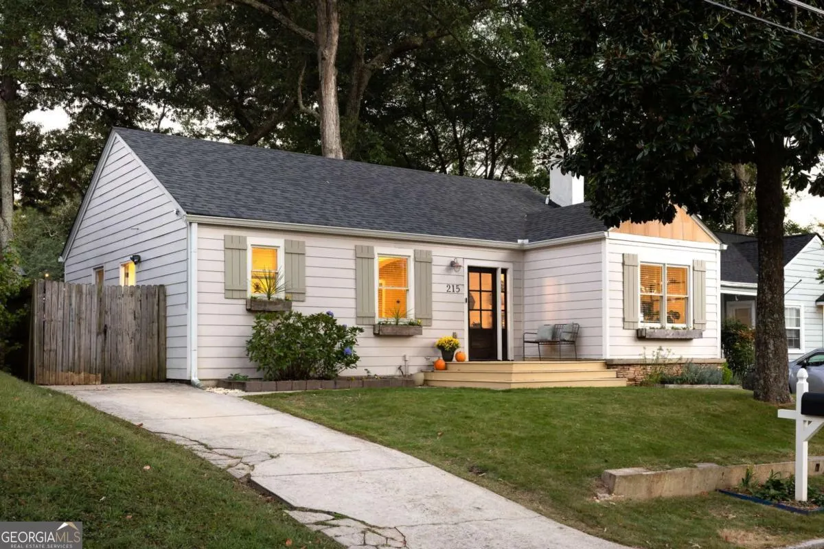 215 Sisson Avenue NE