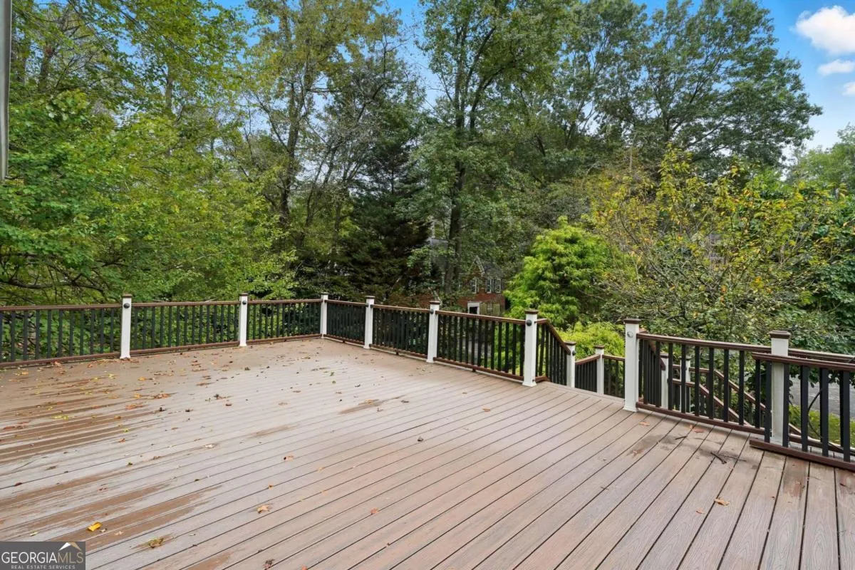 1502 Wood Thrush Way