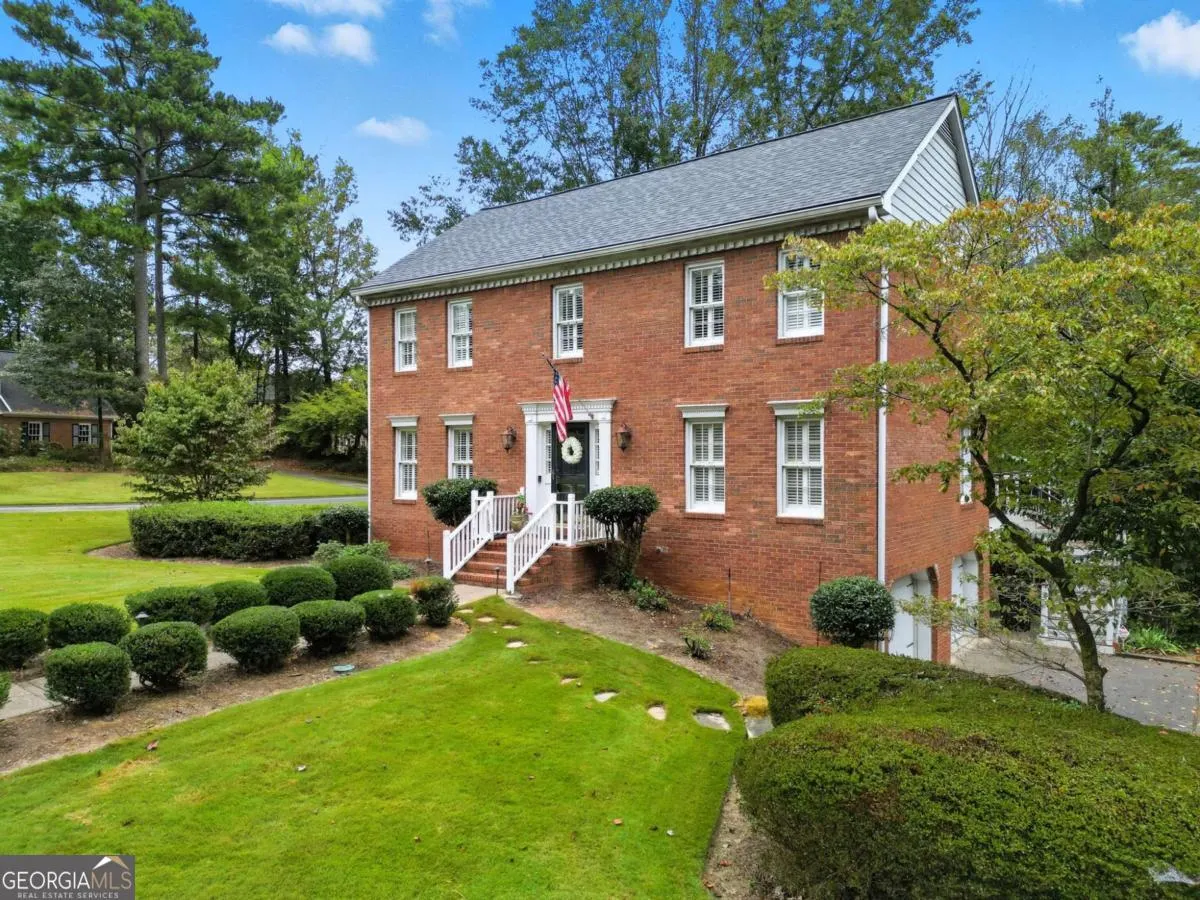 1502 Wood Thrush Way