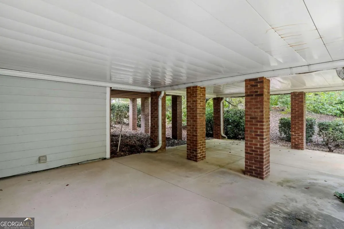 1502 Wood Thrush Way