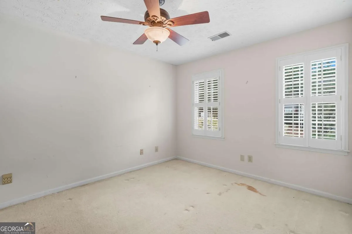 1502 Wood Thrush Way