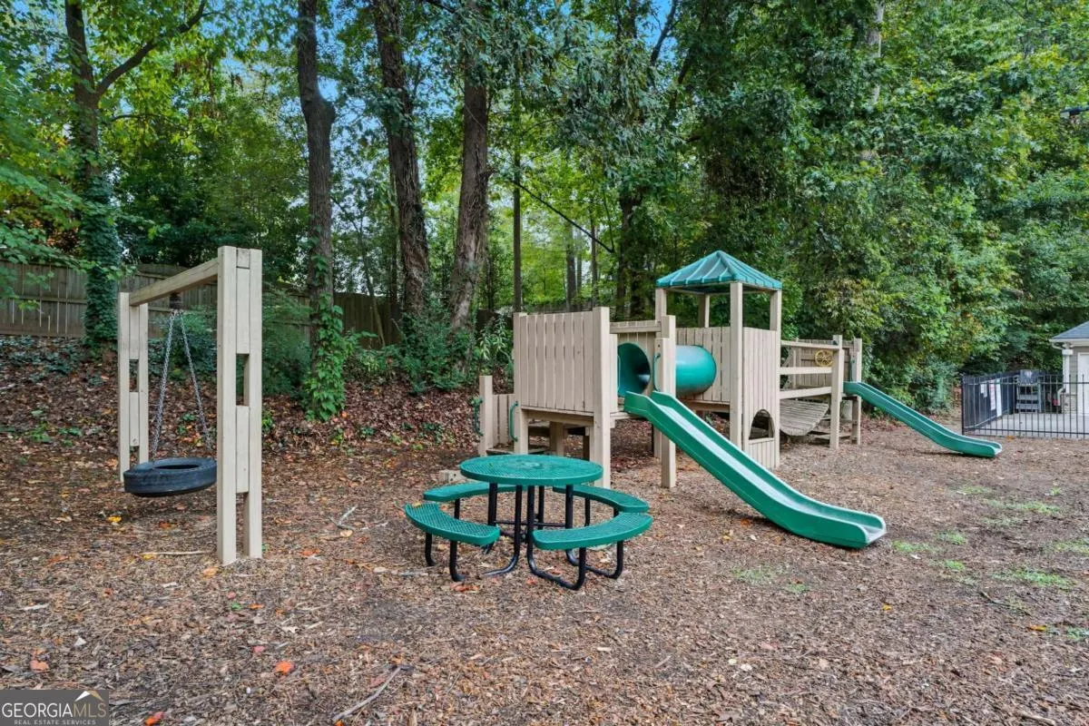 1502 Wood Thrush Way