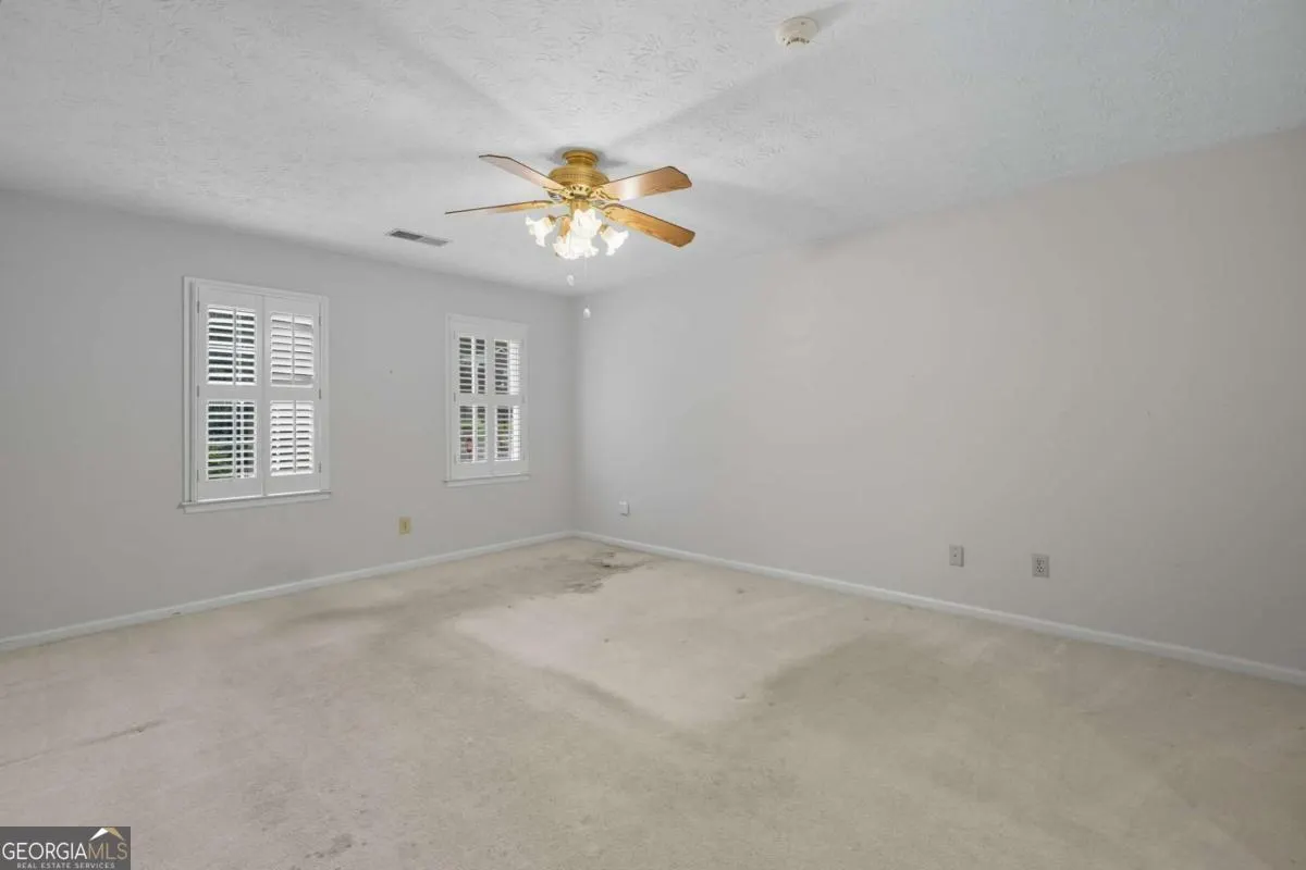1502 Wood Thrush Way