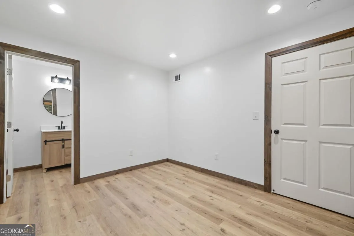 656 98 Forest Court, #656