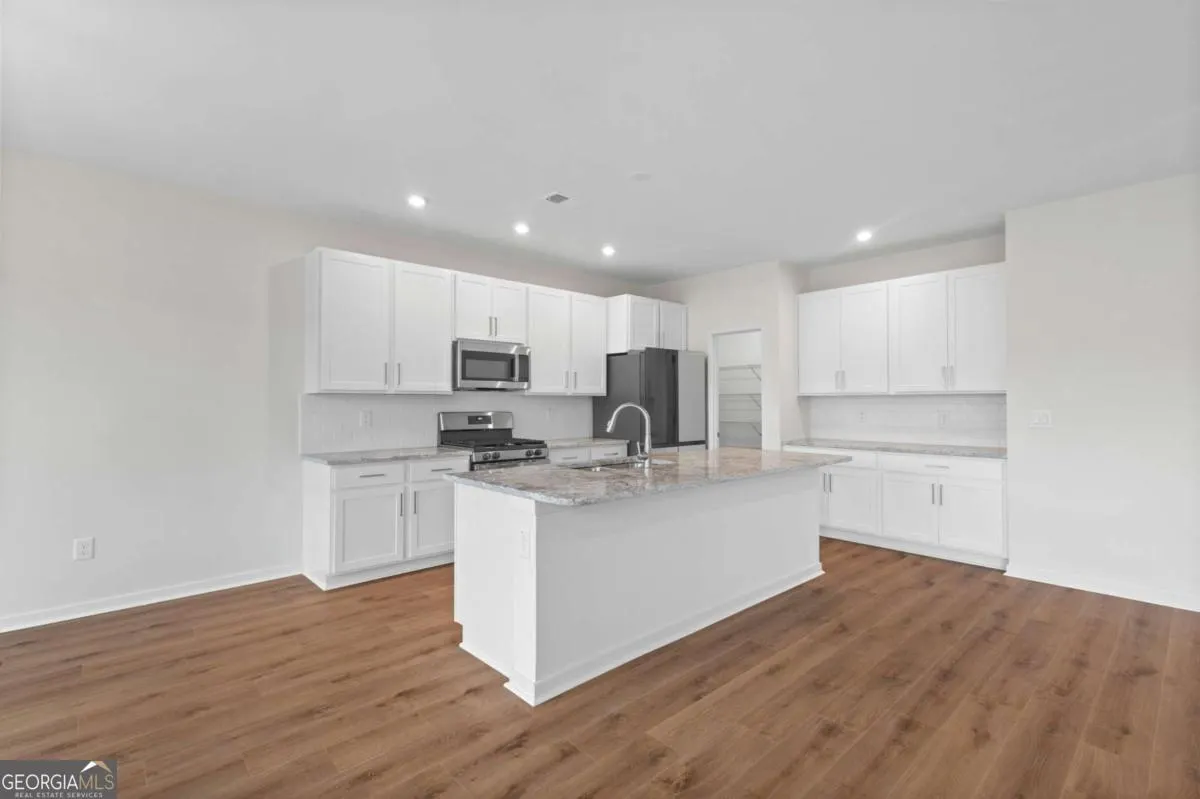 201 Catalpa Grove