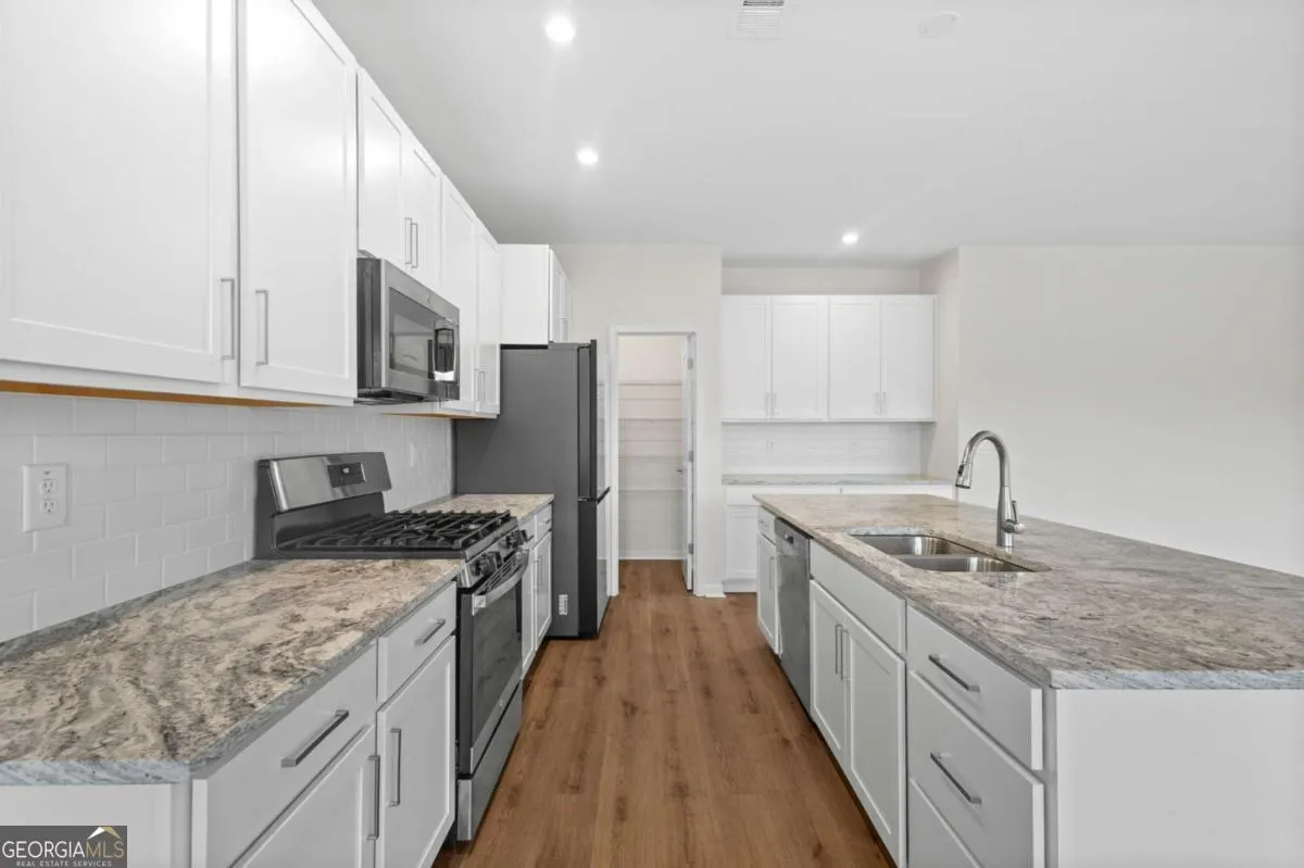 201 Catalpa Grove