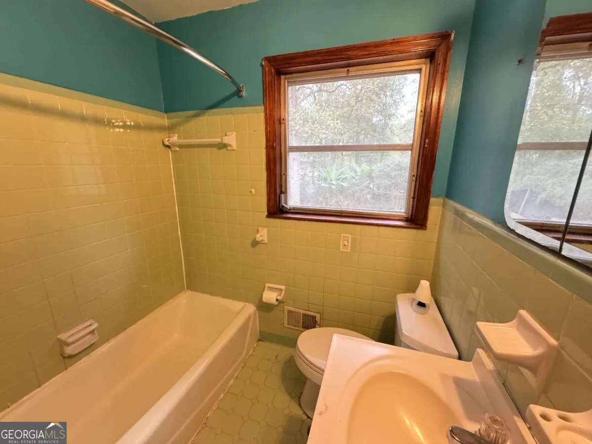 430 Church Road SW