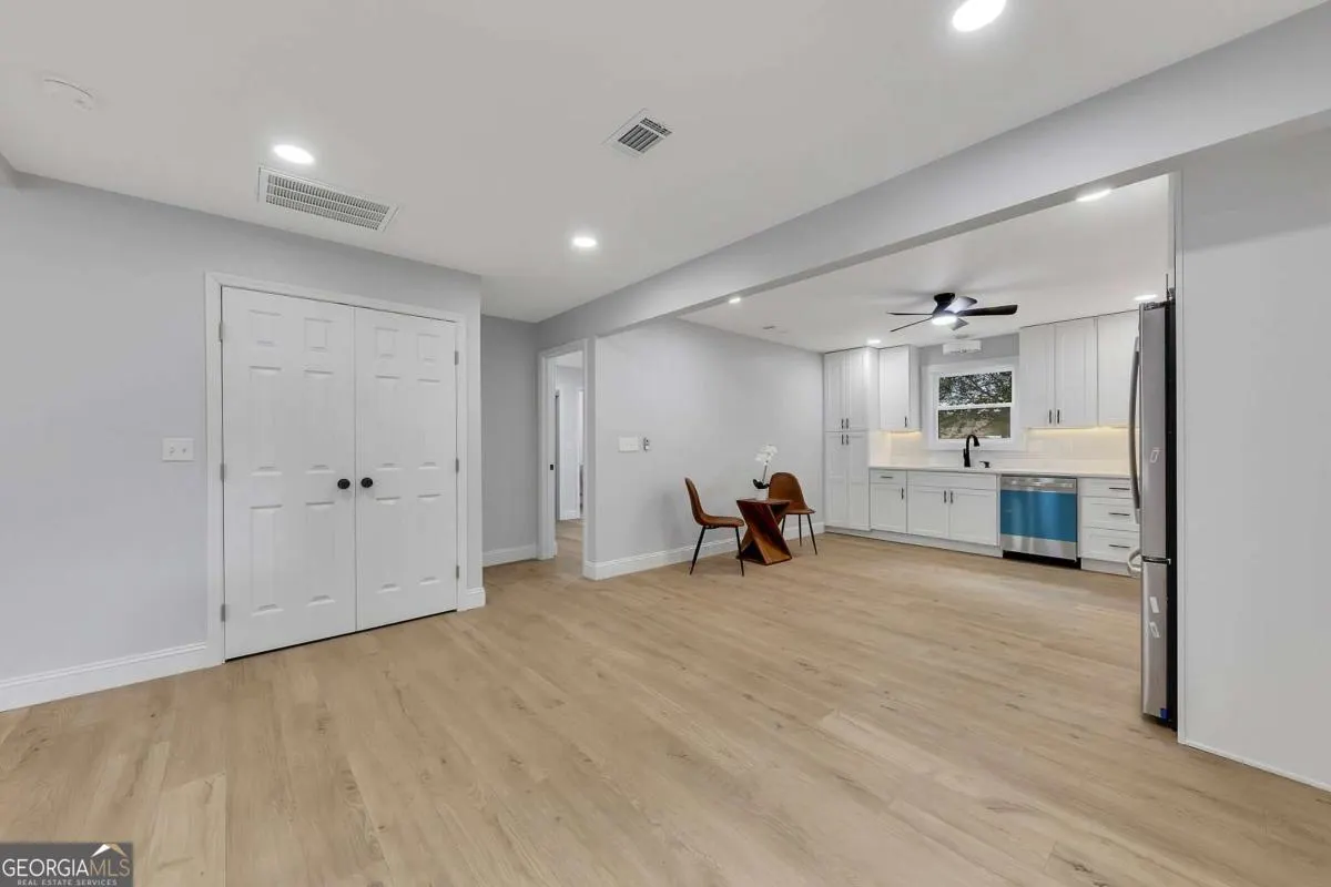 40 Paris Drive SW