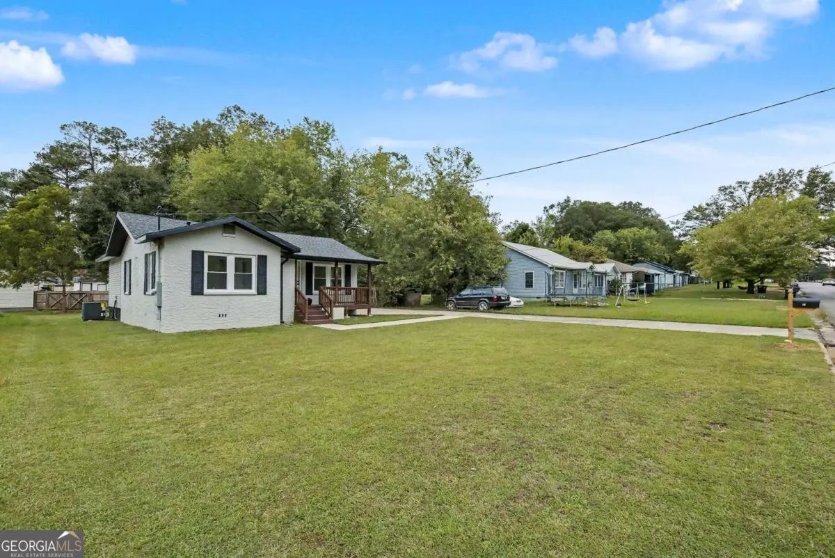 40 Paris Drive SW