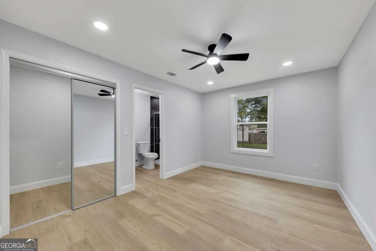 40 Paris Drive SW