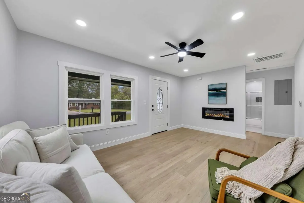 40 Paris Drive SW