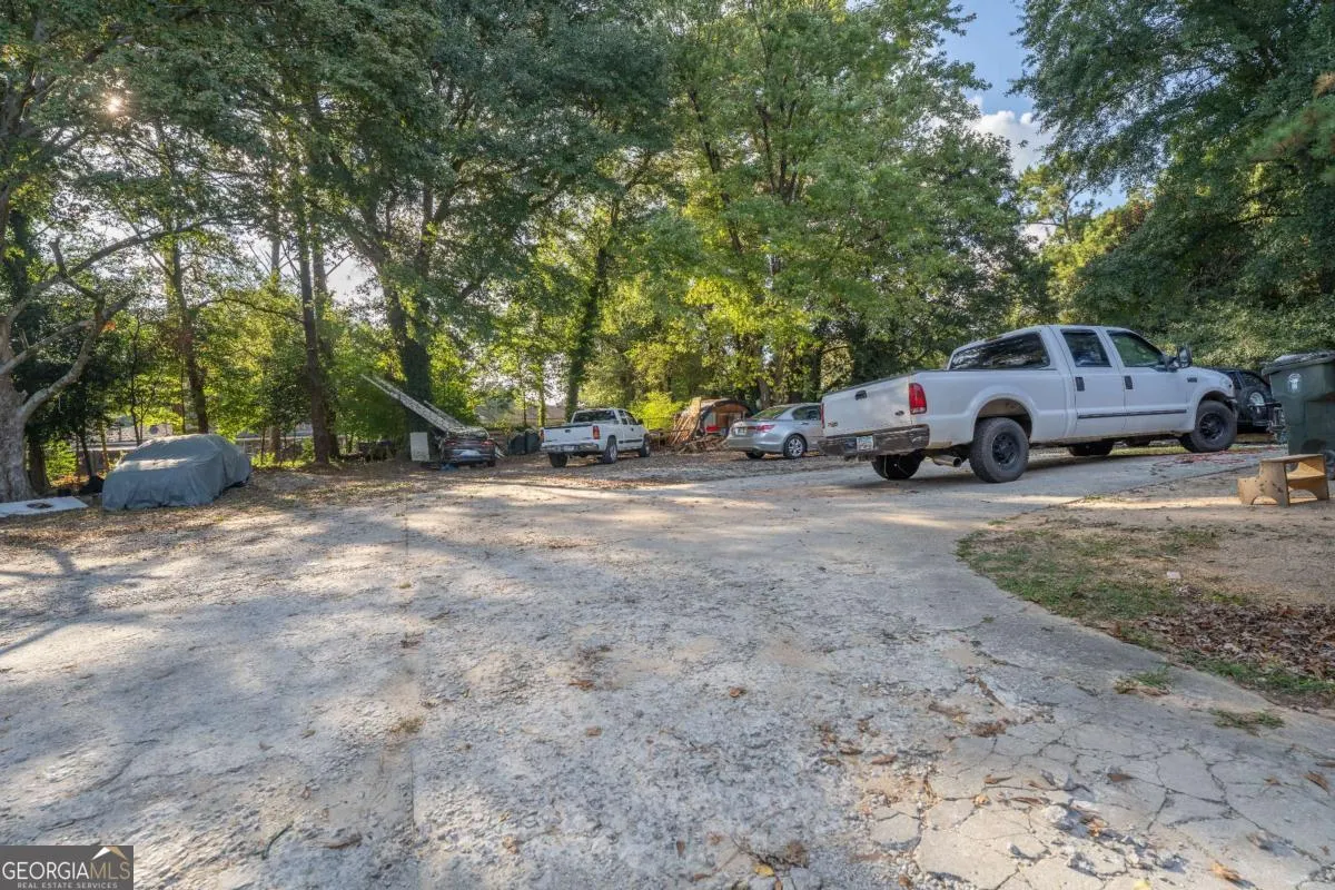 2844 Whispering Hills Drive