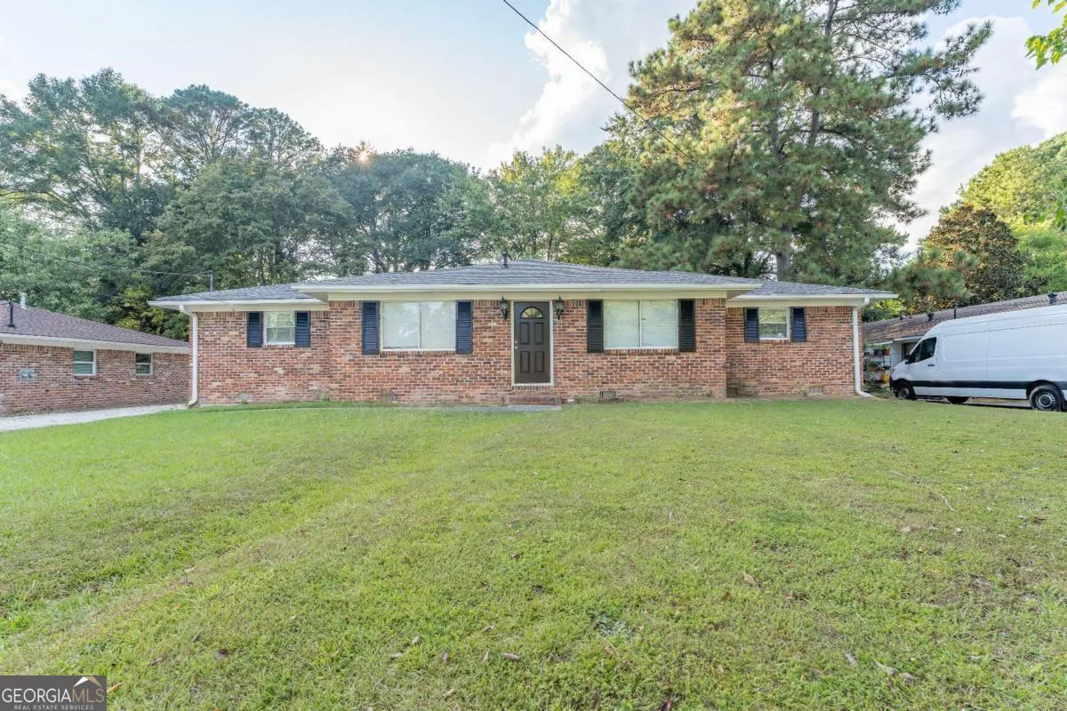 2844 Whispering Hills Drive