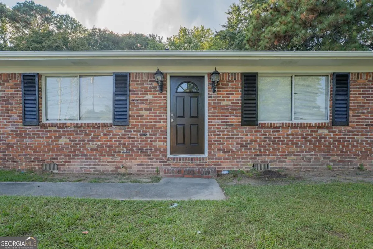 2844 Whispering Hills Drive