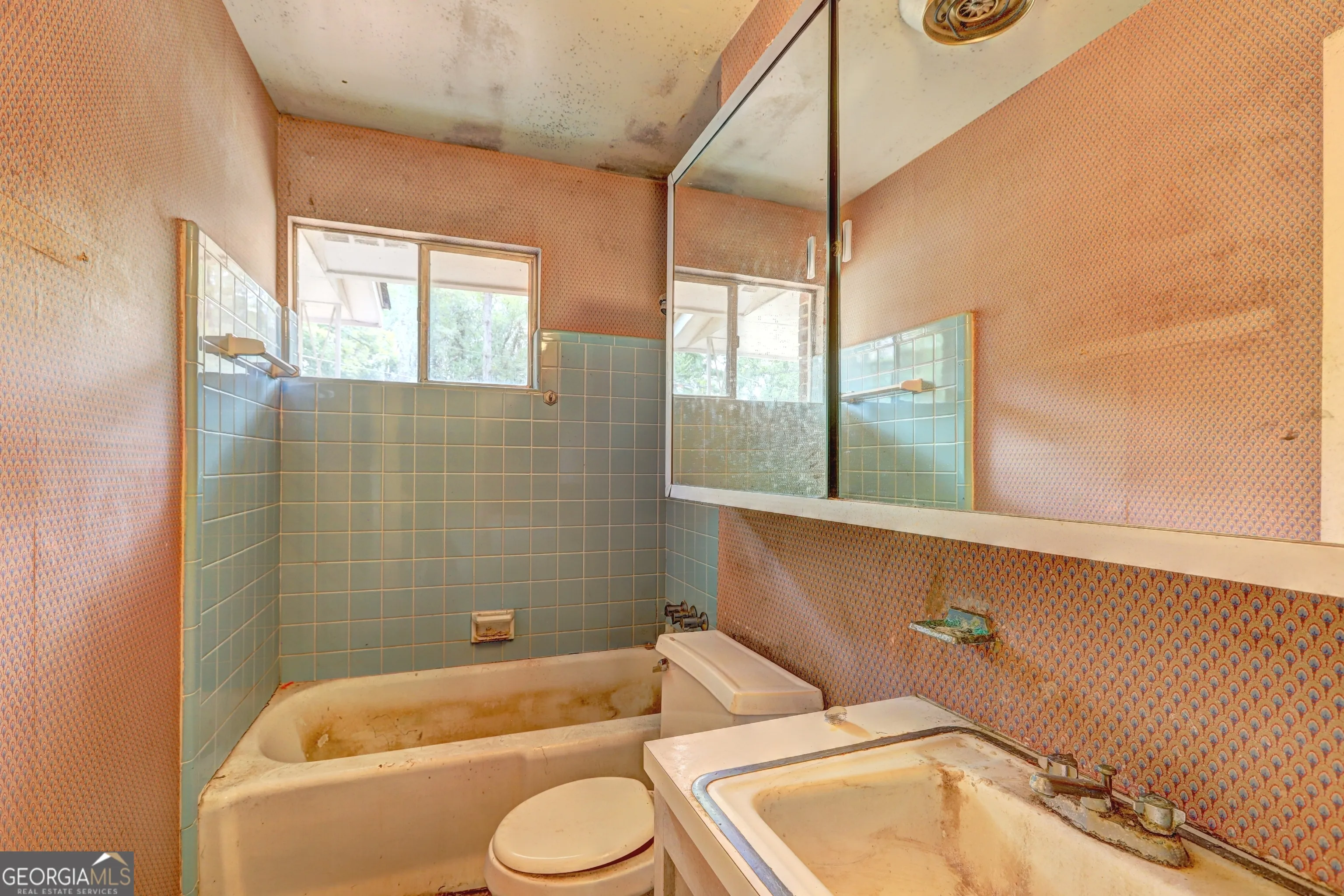 1564 Delia Drive