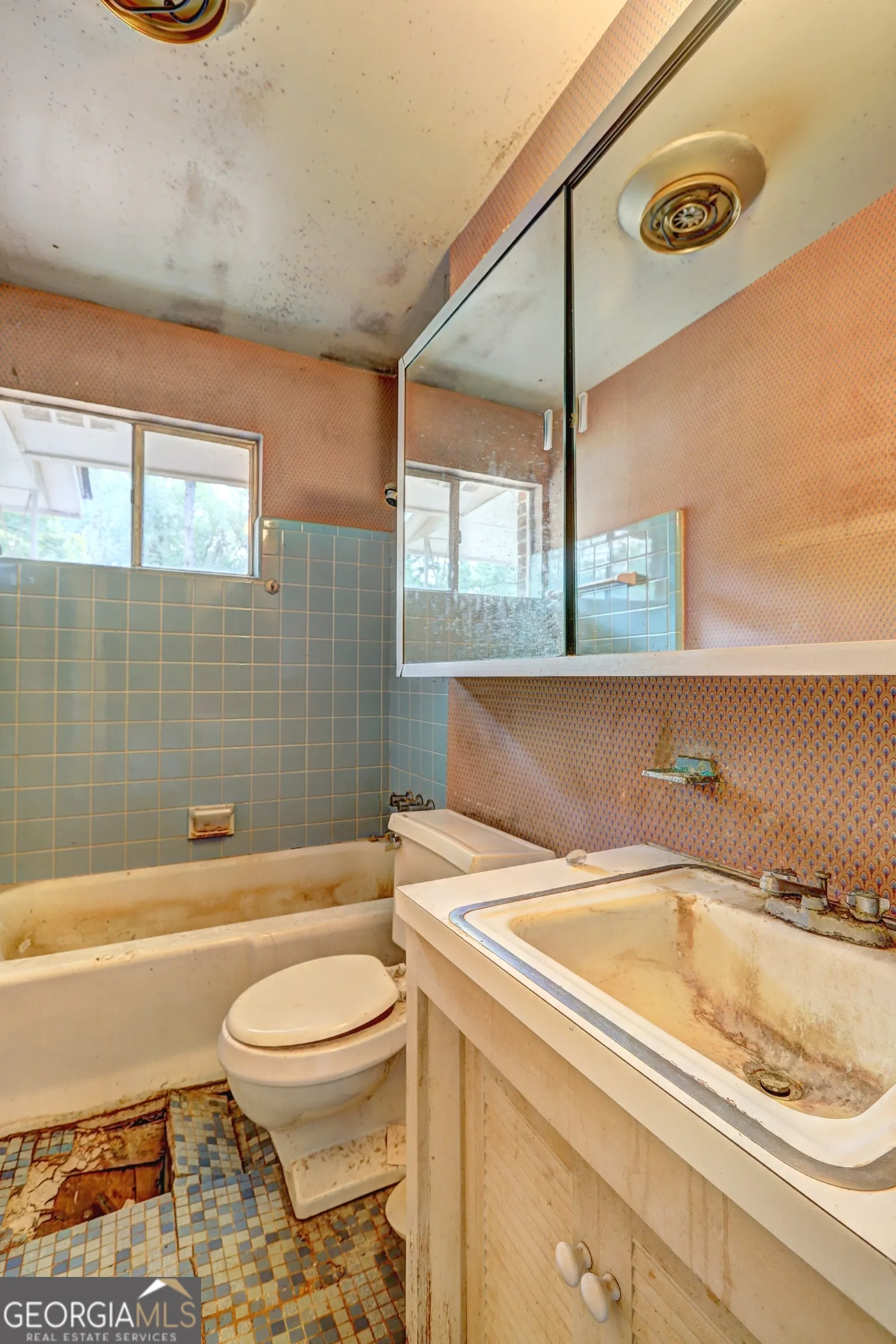 1564 Delia Drive