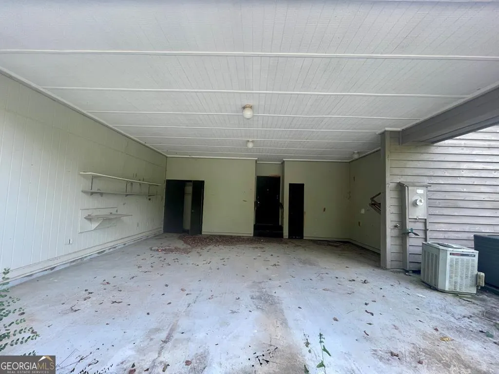 574 Old Chipley Rd