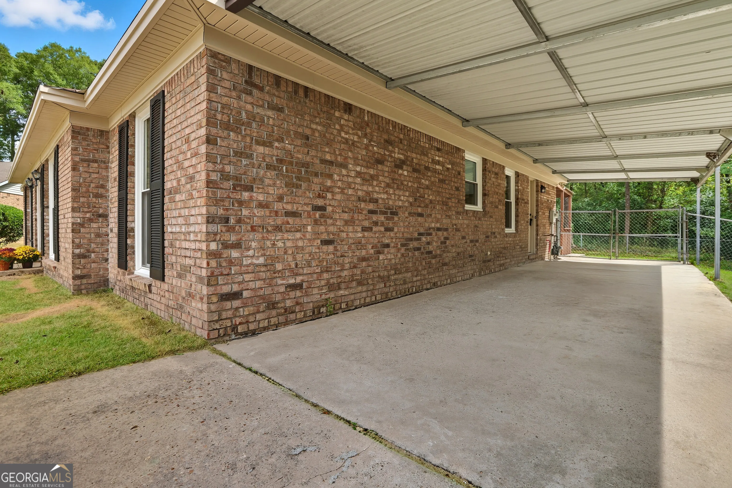 2501 White Chapel Drive