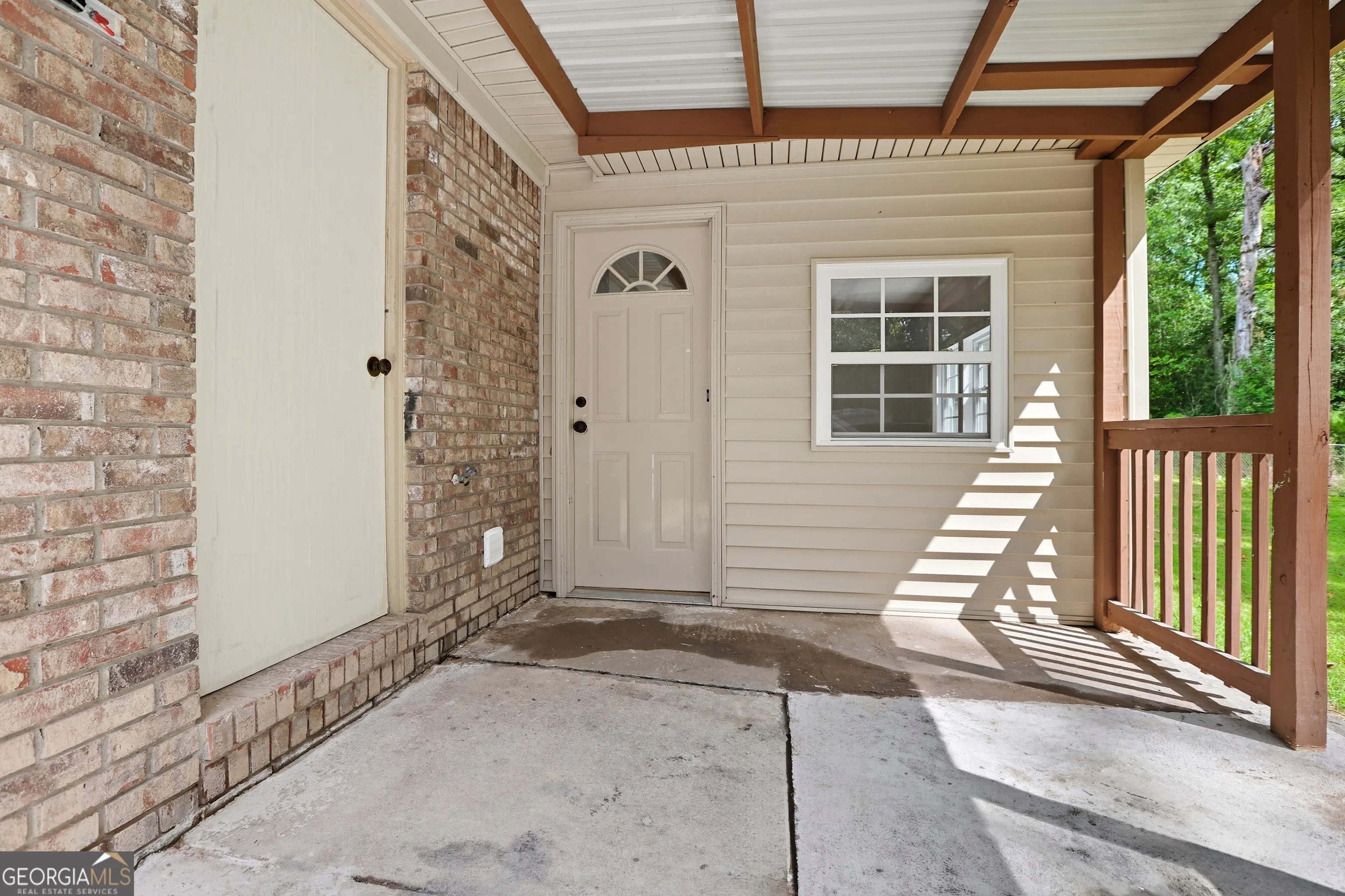 2501 White Chapel Drive