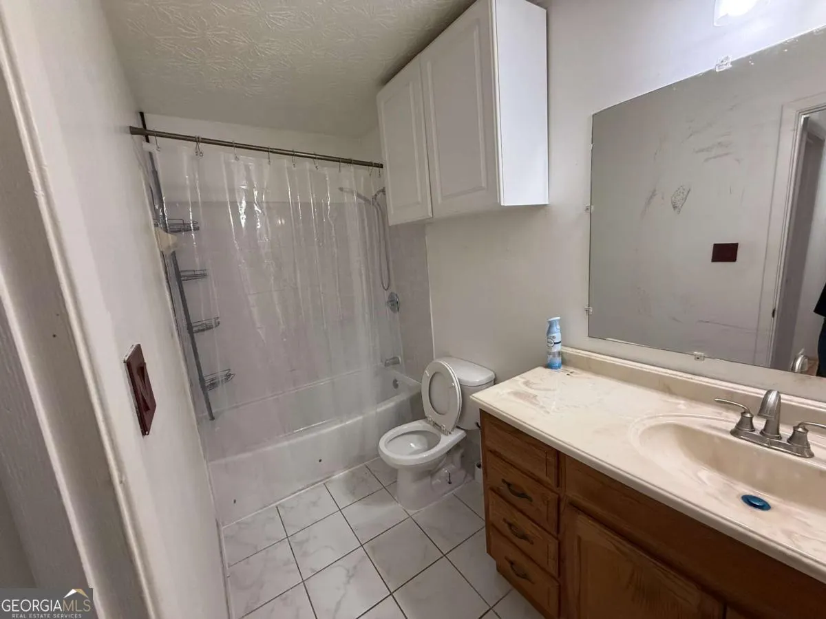 D 2956 N Dekalb Drive, #D