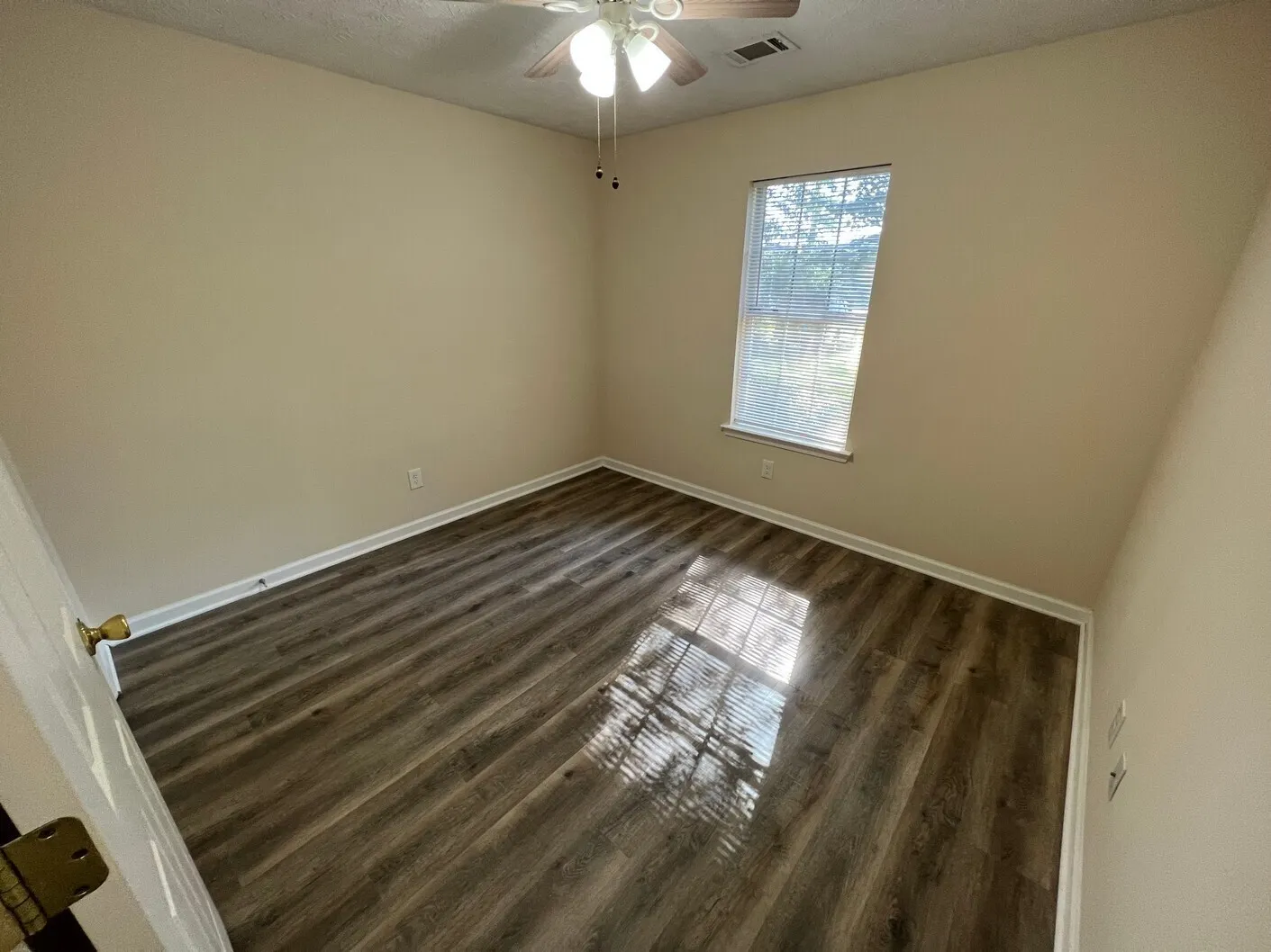555 Cowan Road