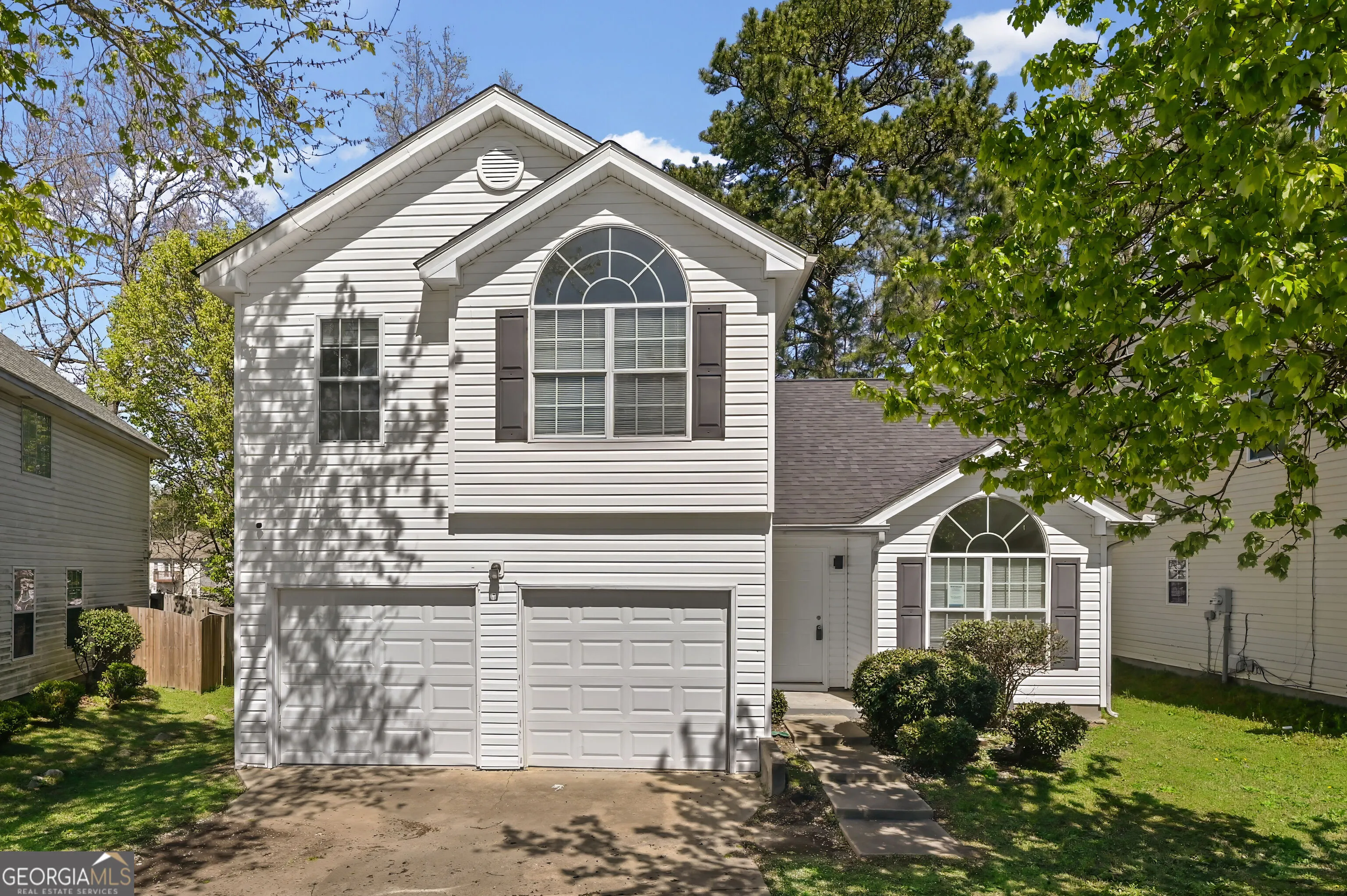 2816 Two Lakes Circle