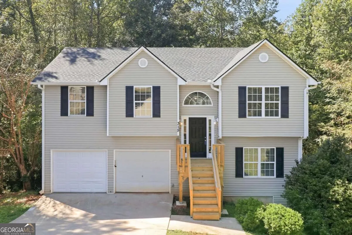 315 Thorn Thicket Way