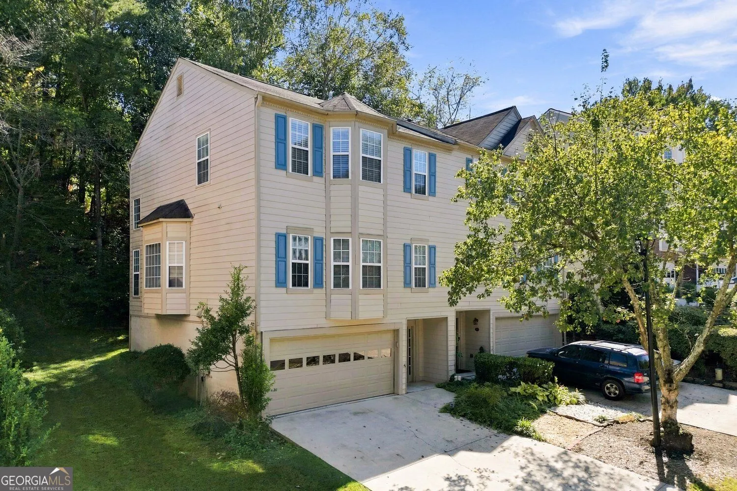2462 Valley Cove Drive