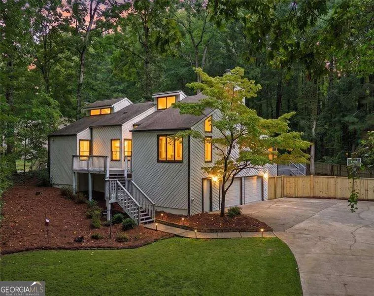 2215 Carlyle Drive