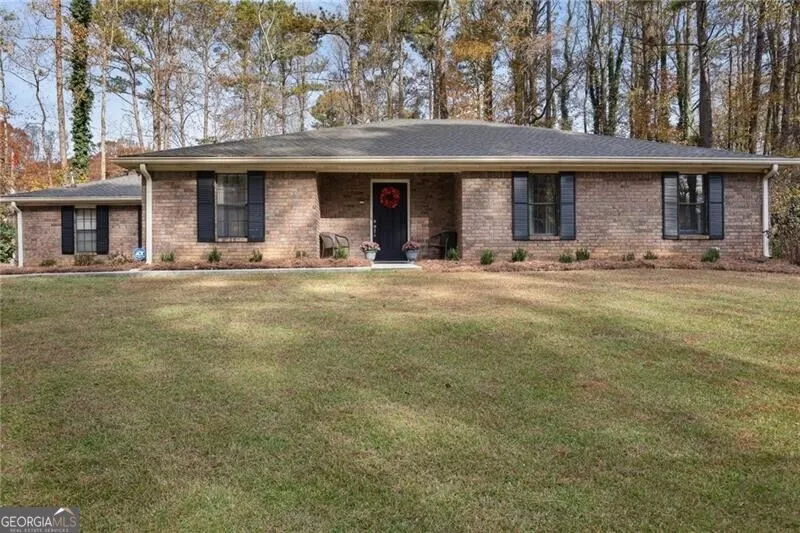 84 Lake Somerset Drive NW