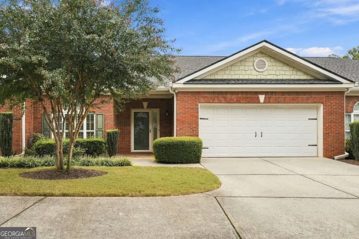 64 129 Holiday Road E #64