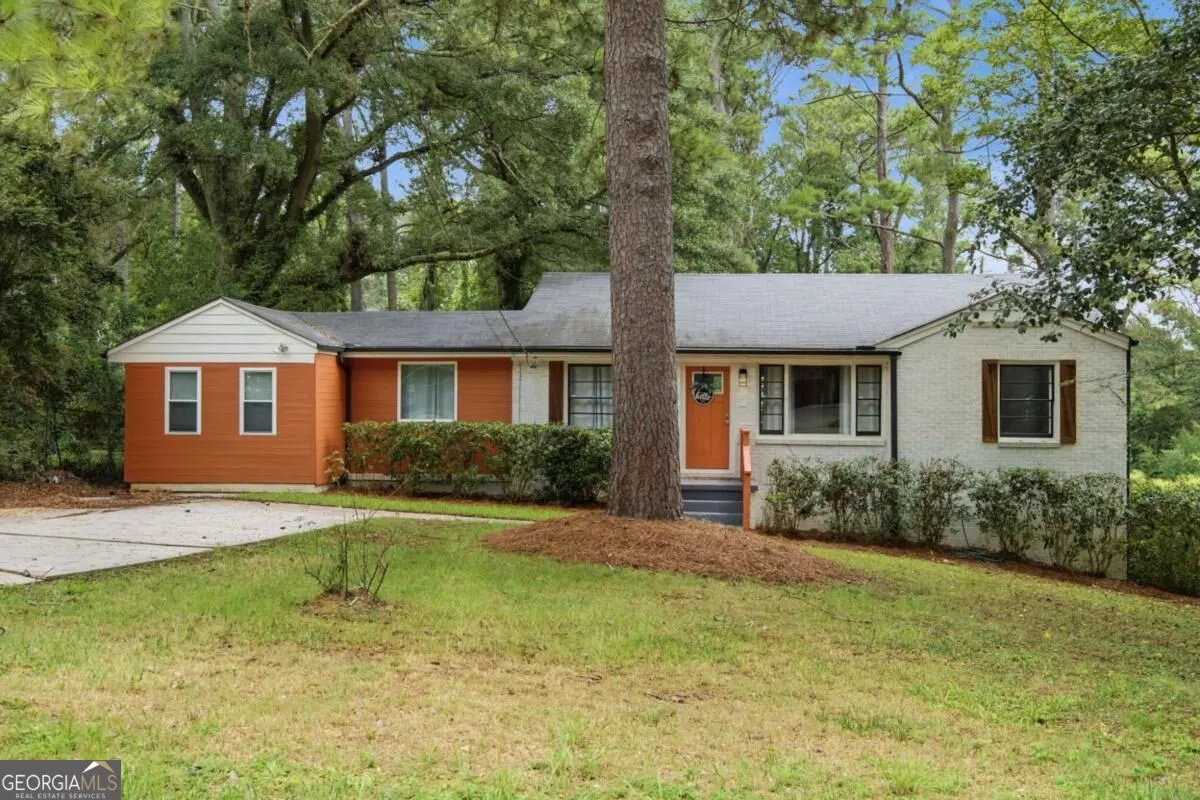 1402 Midlawn Drive