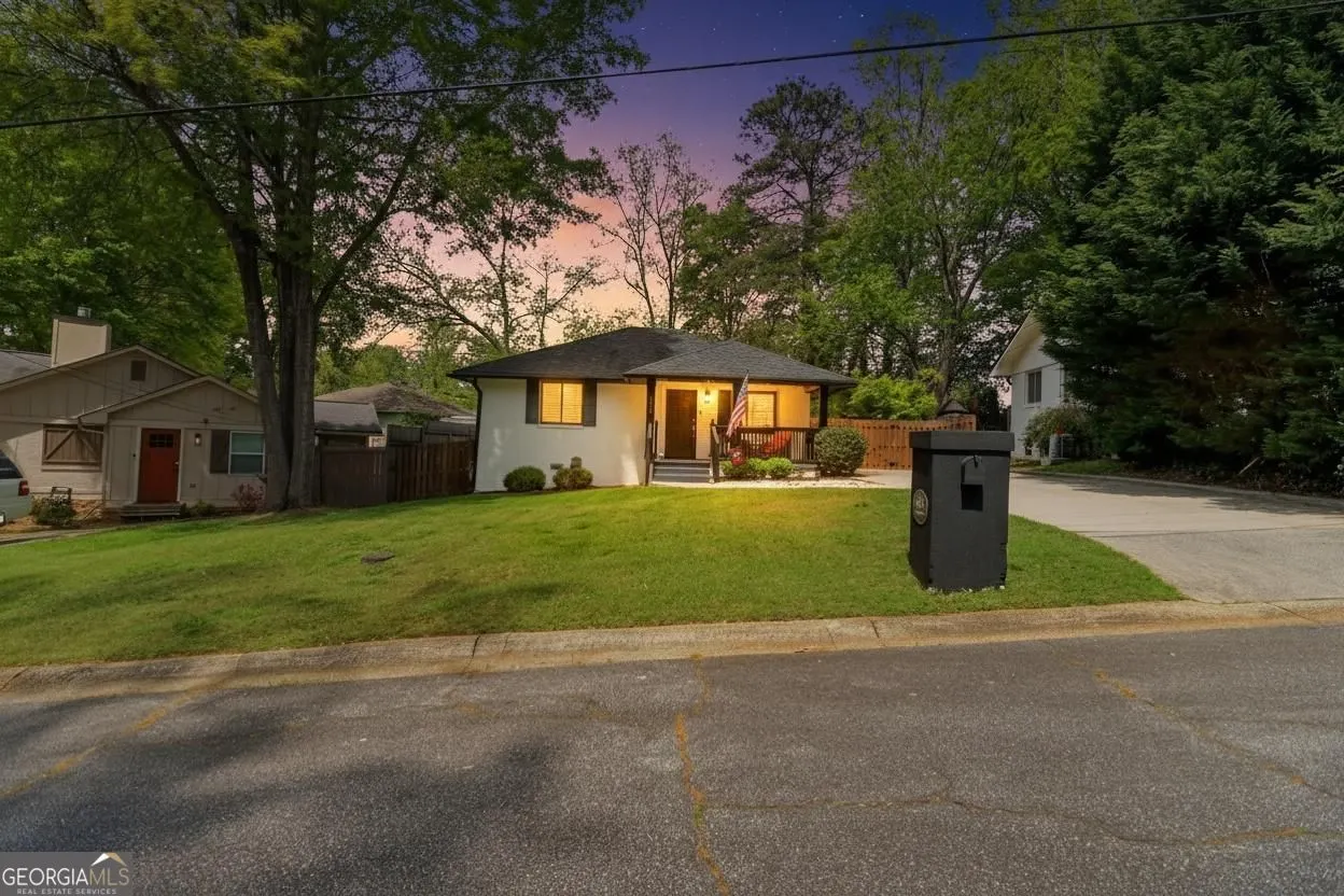 823 Frances Drive SE