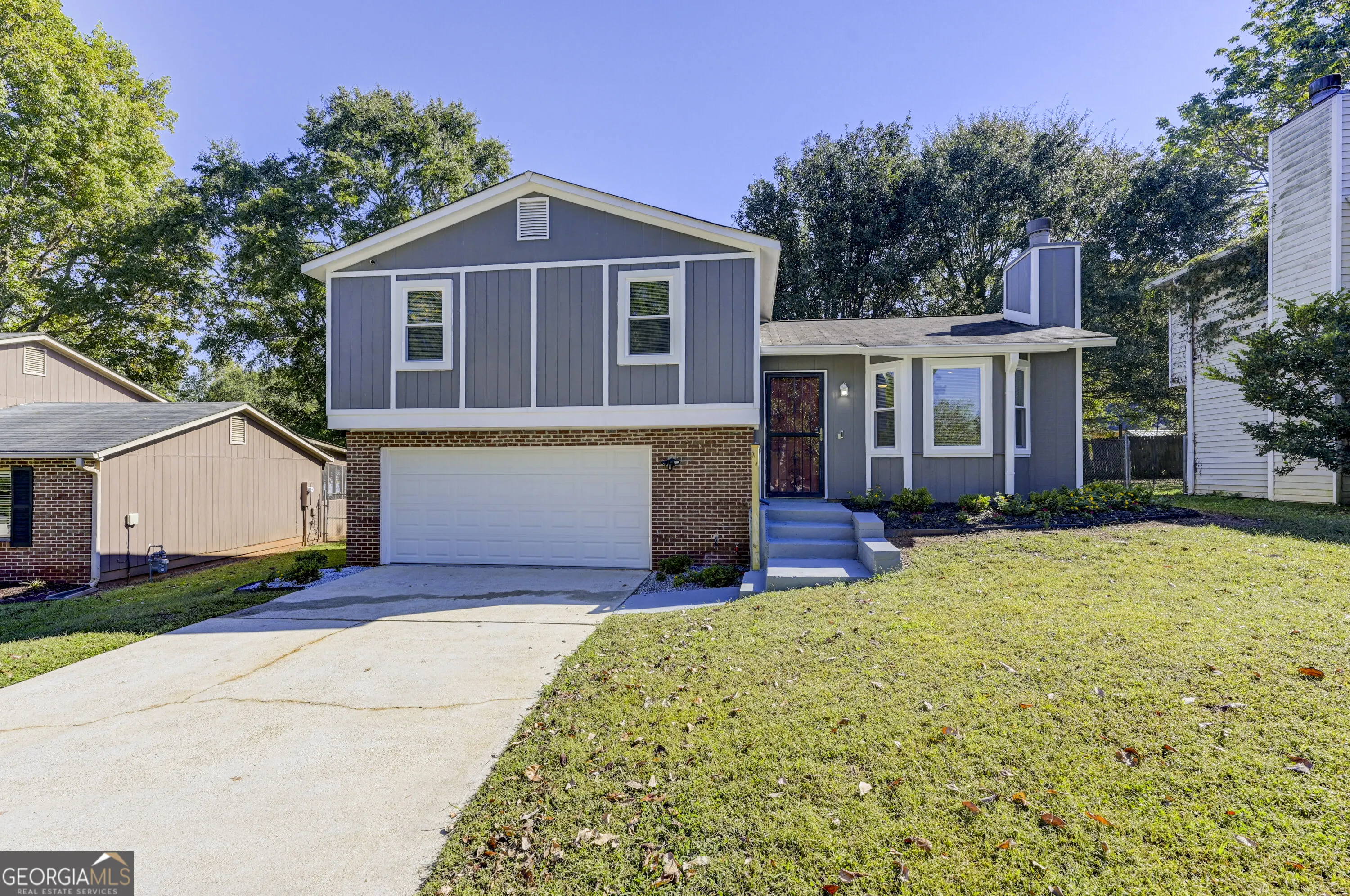 2306 Ramblewood Circle