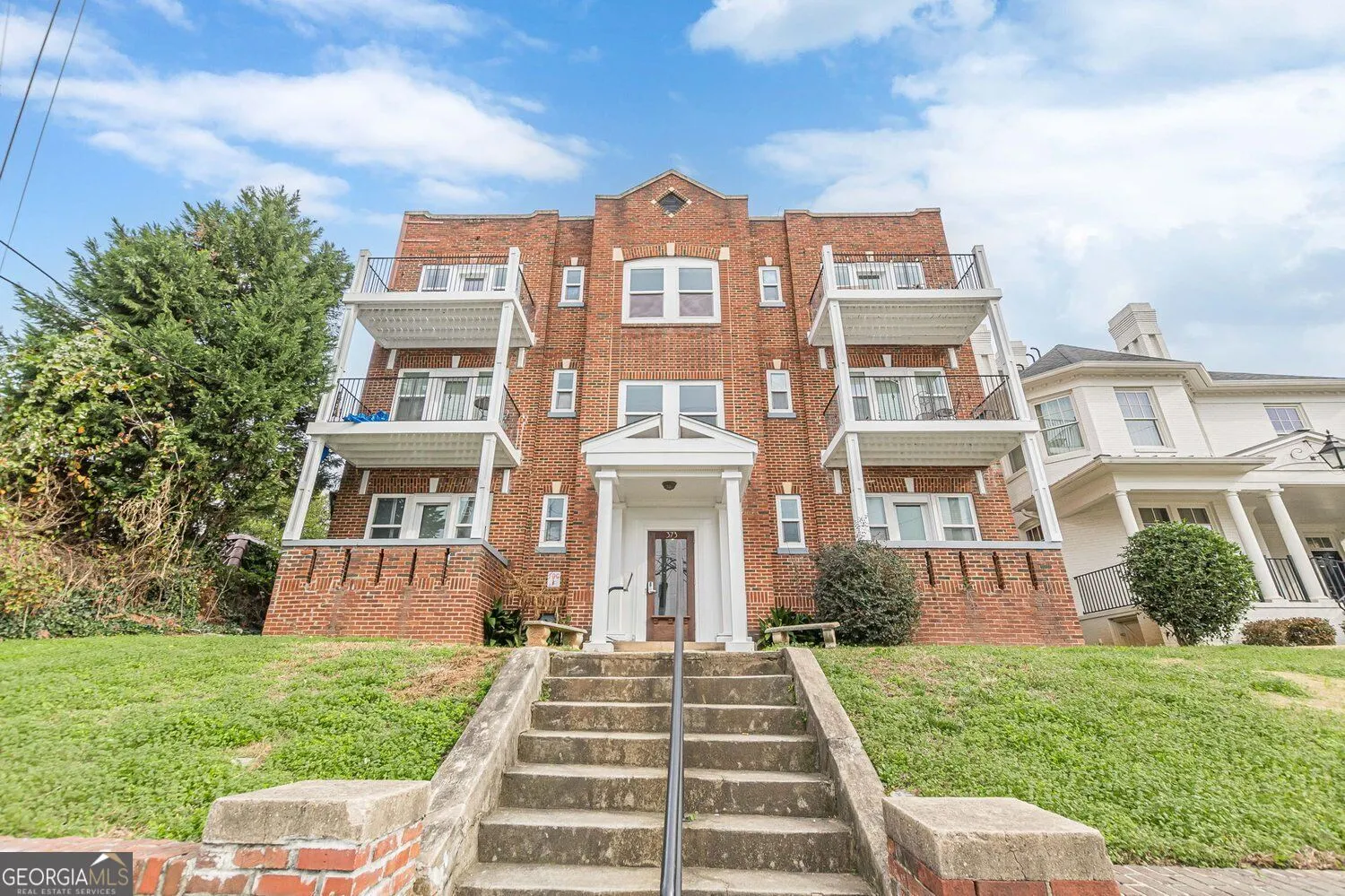 108 373 Moreland Avenue NE #108