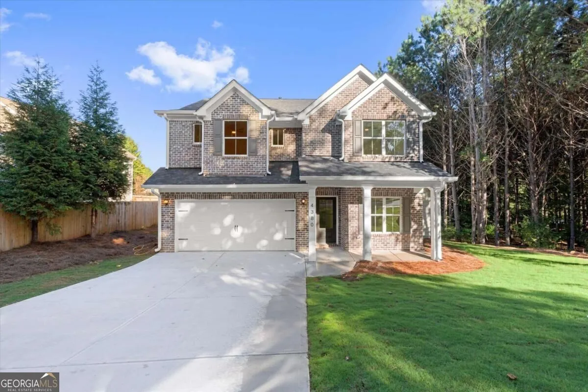 4380 Huntcliff Trace