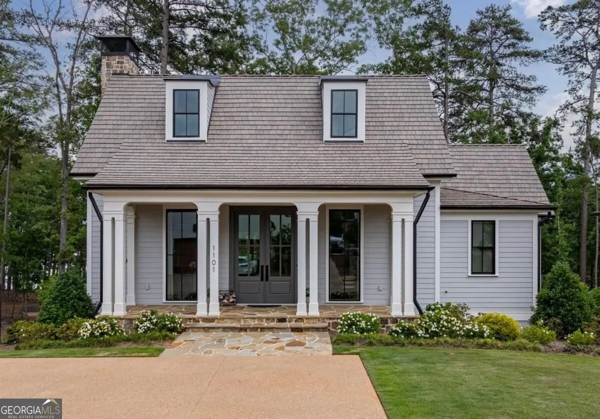 1101 Longview Commons