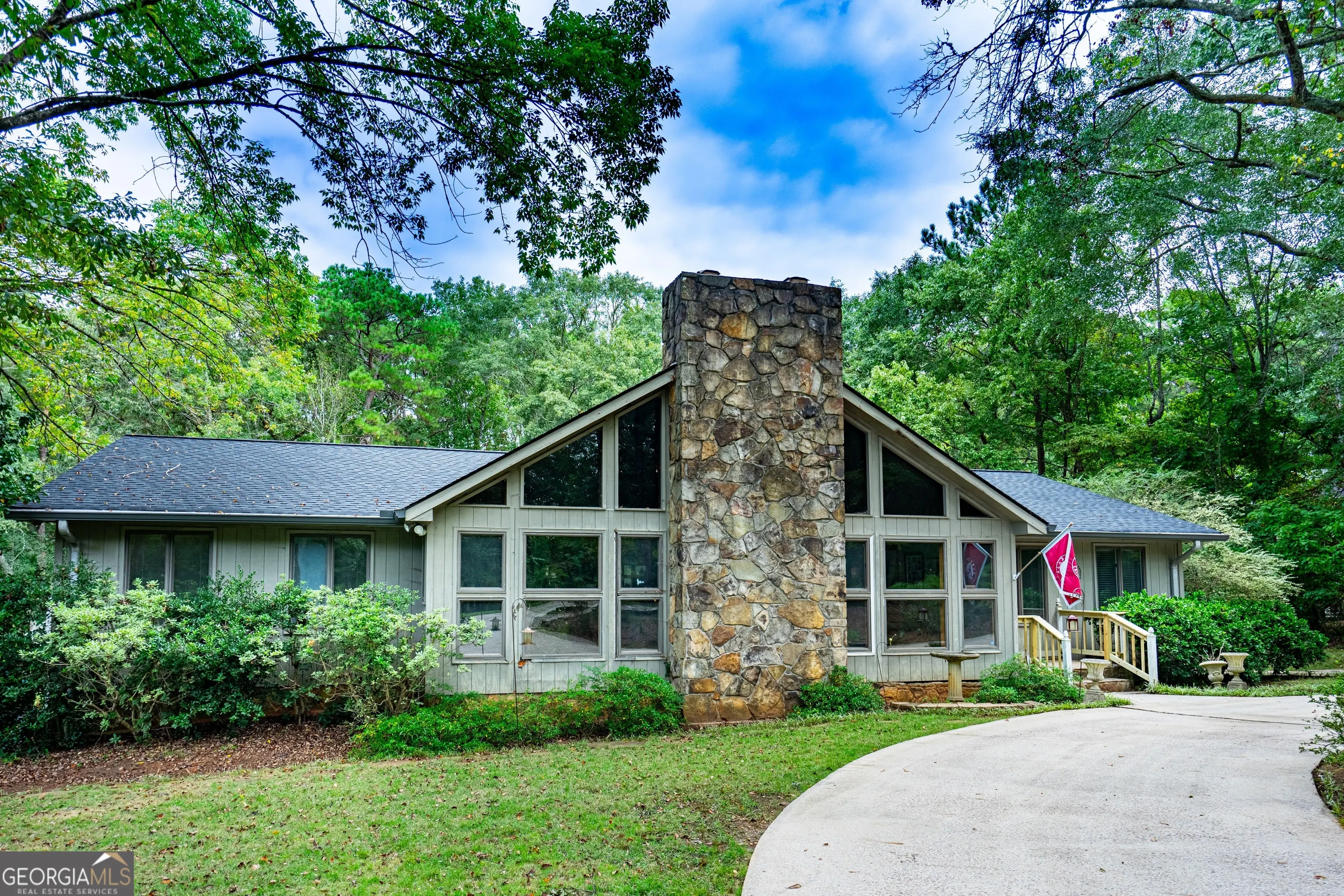 4004 White Oak Lane